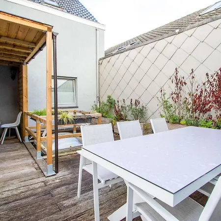 Elegant Holiday In Near Beach